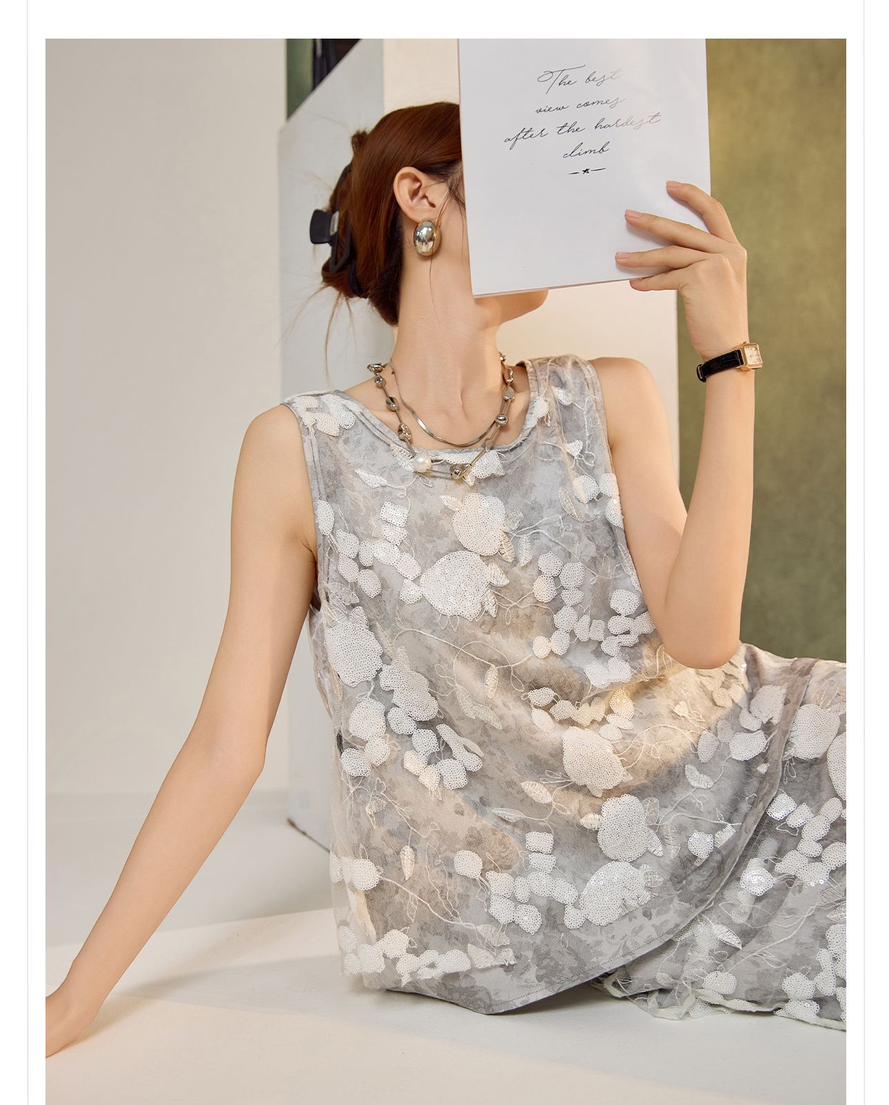 Bộ vest nữ phong cách Trung Quốc mới mùa hè 2026, thêu sequin, chân váy ngắn và áo vest — Chân váy màu trắng be, Chân váy đen cao cấp, Gilê đen cao cấp, Gi lê màu trắng be chi tiết 3