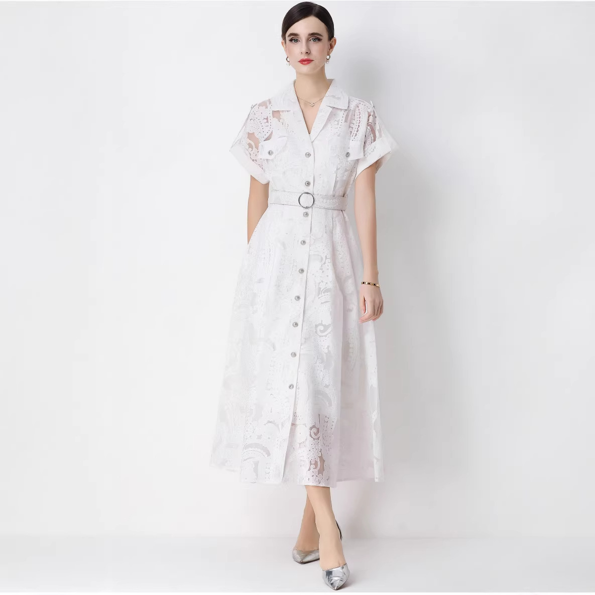 Đầm maxi nữ ren thêu hoa cổ vest cài cúc thắt eo dáng dài thanh lịch — xanh lam, màu trắng, màu vàng