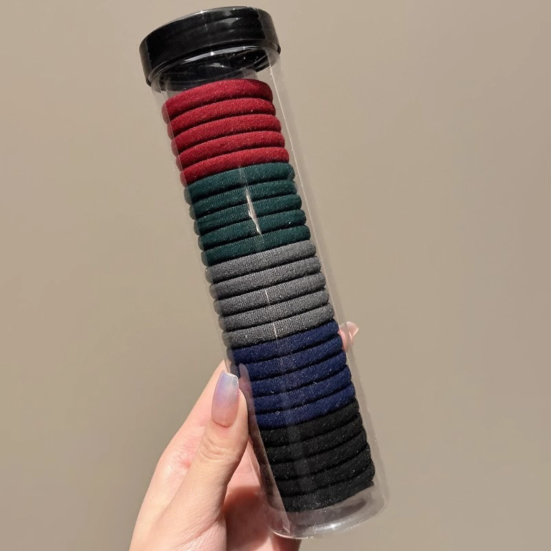 6 ¿ 20 latas de color oscuro