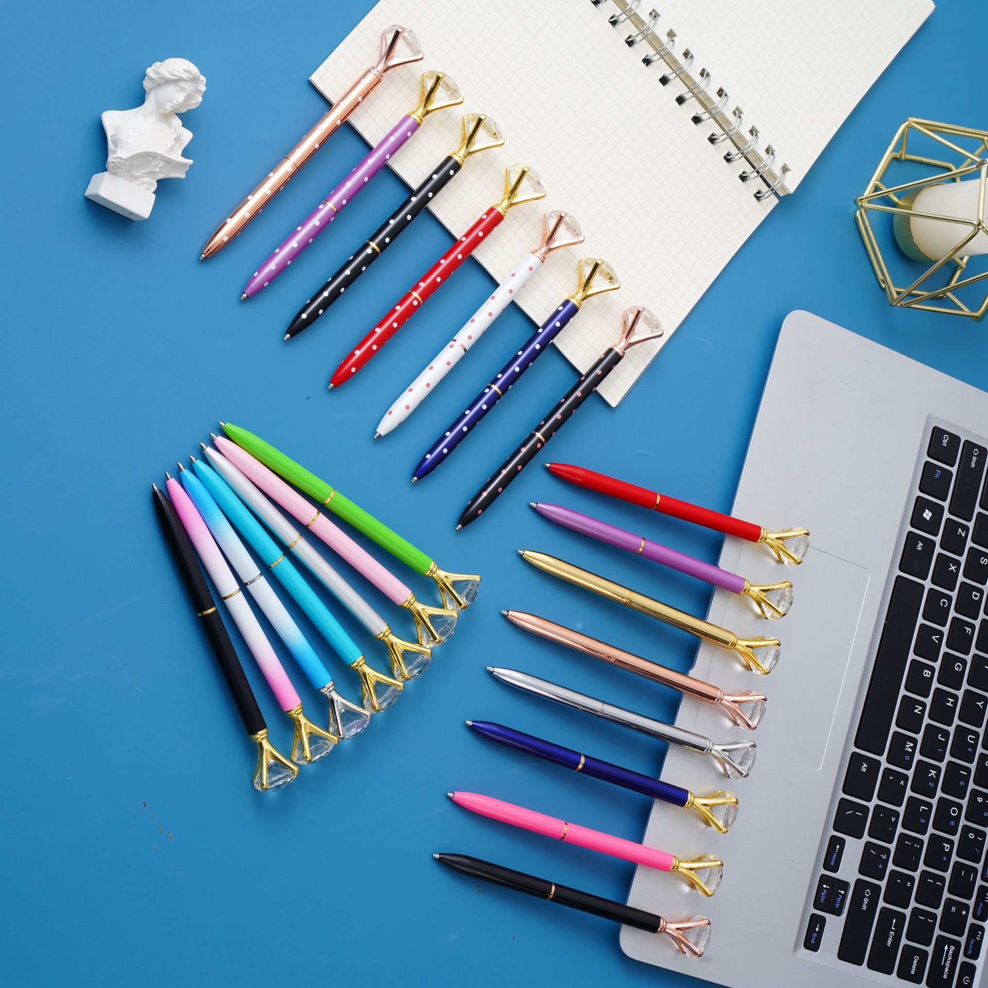 Fábrica al por mayor multicolor en stock bolígrafo de diamantes ins estilo Oficina pluma de metal Logotipo de impresión