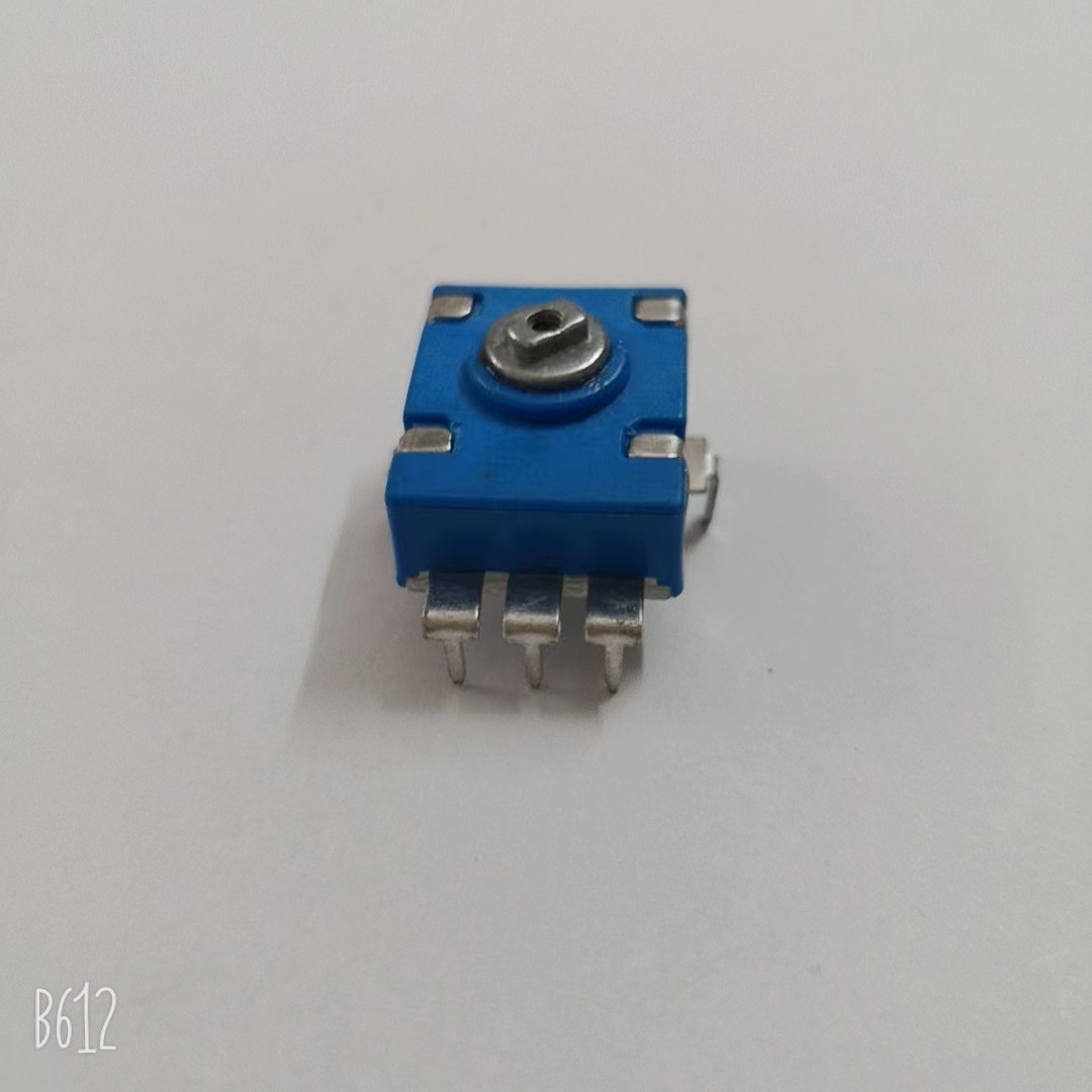 厂家直销精密调台电位器18HN2a小轴