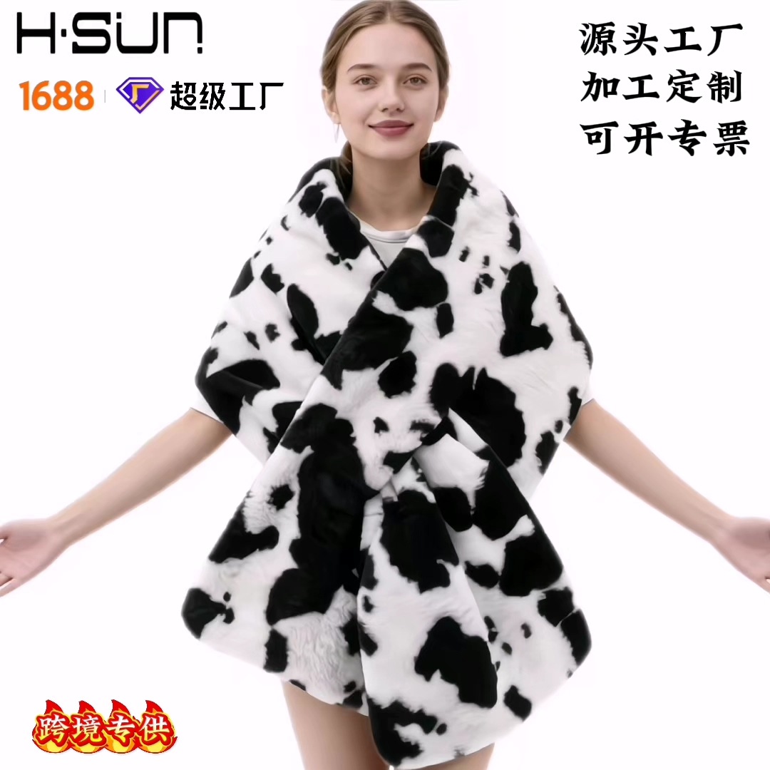跨境亚马逊新款2025秋冬休闲时尚毛绒围巾披肩奶牛女印花加工订制