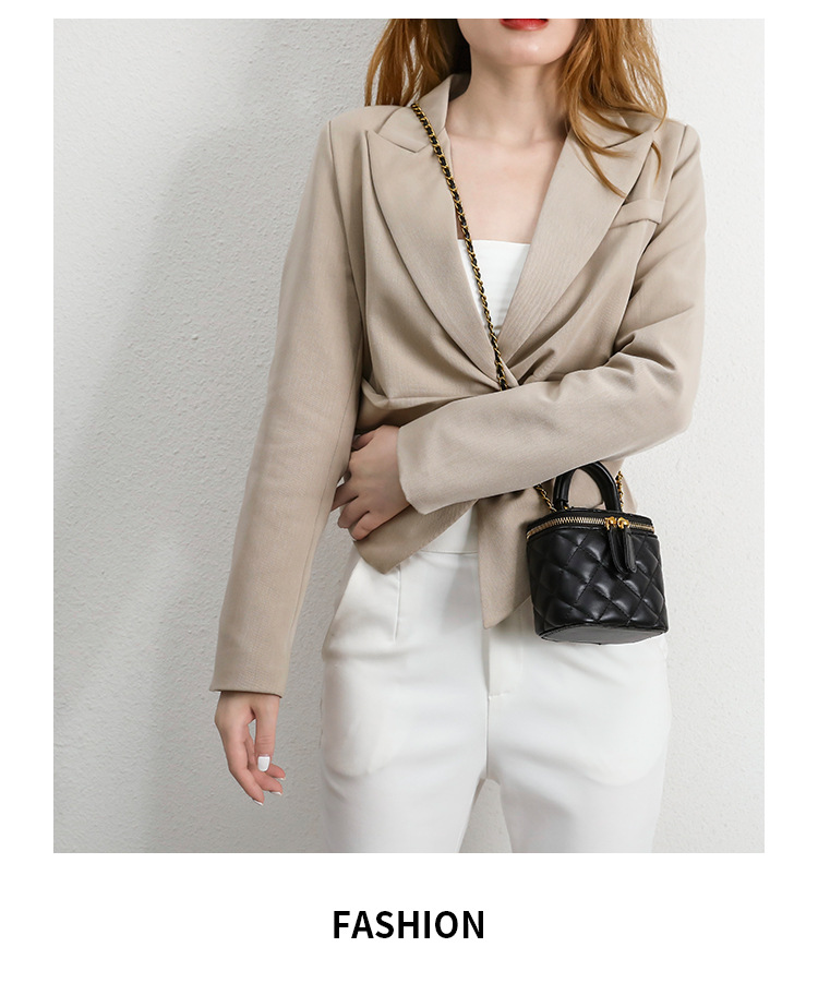 Xiaoxiangfeng Lingge Chain Small Square für Damen 2024 Neue vielseitige Mini-Umhängetasche mit goldenem Ball und Lippenstift_voghion.com