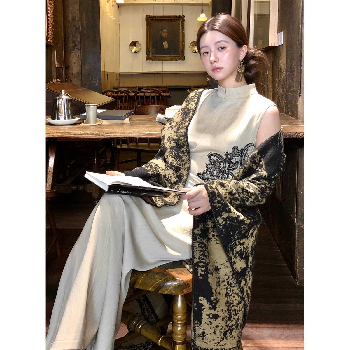 New Chinese Style High-End Stand-Up Collar Cheongsam with Elegant Waist Lace Sleeveless Long Dress for Summer