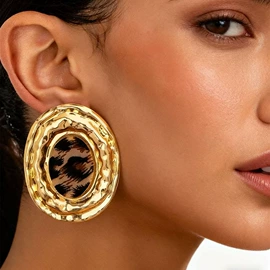 耳钉;耳环;耳坠