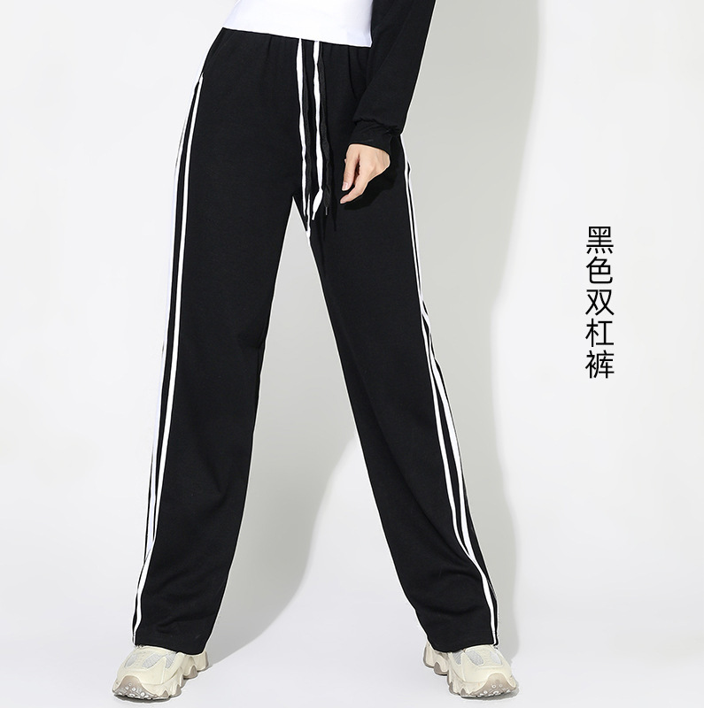 広場のダンスの服装の秋冬の新型の中高年の団体の演技の服の運動のレジャーの3セットの女性の鬼の歩のダンスの服|undefined