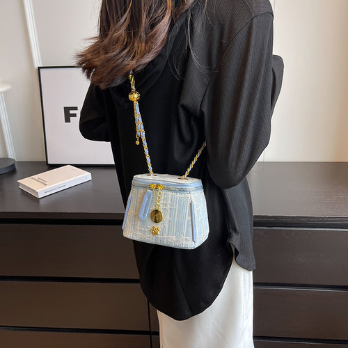 High-end, versatile, trendy, casual, fashionable bucket bag for women, new style 2024, western-style denim striped blue crossbody bag