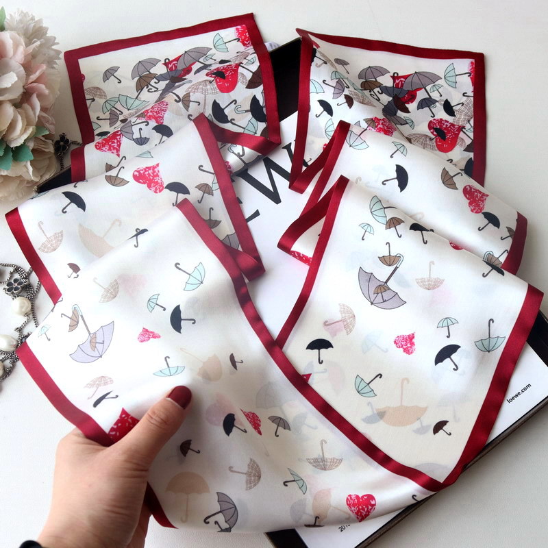 Double-sided universal scarf