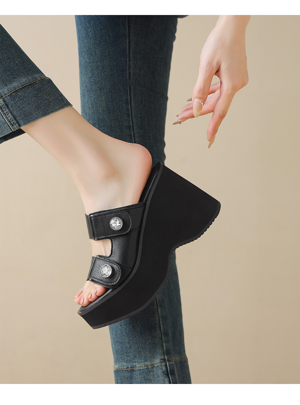 Dép xỏ ngón nữ đế xuồng cao 10cm khóa thắt lưng — Màu đen chi tiết 10