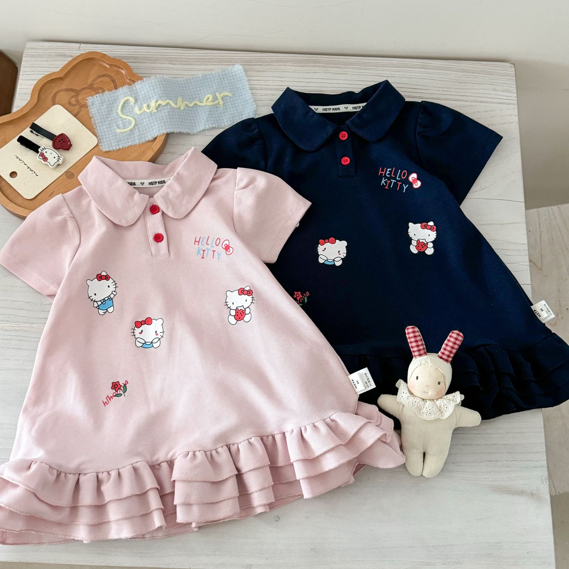 Vestido de verano Sweet Xiaosi para niñas, estilo coreano, moderno, con bordado de gato, para bebés, estilo preppy, con cuello de muñeca y manga corta.