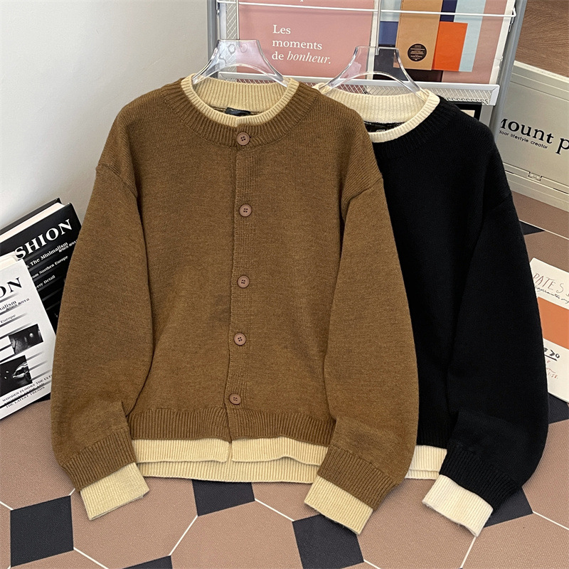 Otoño y invierno de costura falsa de dos piezas suéter cardigan masculino retro americano perezoso simple de alta sensación abrigo de punto suelto