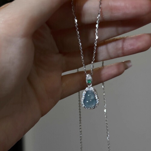 New Chinese Style Blue Fu Lu Gourd Pendant Necklace for Women, Unique Design, High-End, Exquisite, Versatile Collar Necklace Lockchain