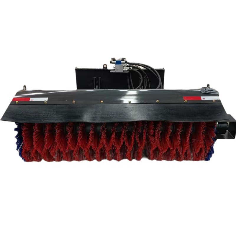 Máquina deslizante equipada con barredora de nieve hidráulica, cepillo de rodillos de remoción de nieve pequeño, fuerte poder de remoción de nieve flexible