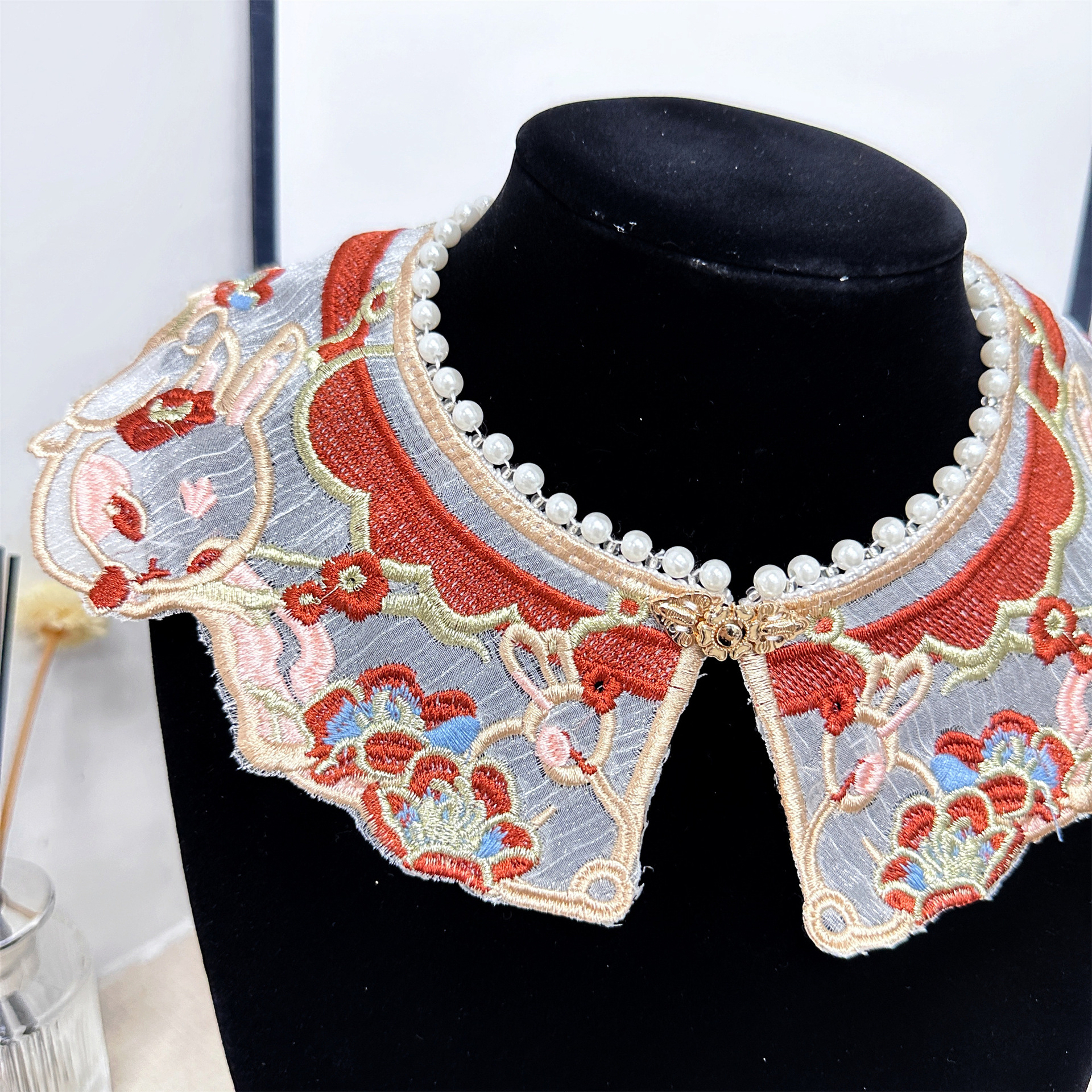 Collar de perla de bordado antiguo conejo patrón de flores retrógrado desmontable accesorios para niñas han al por mayor image 2