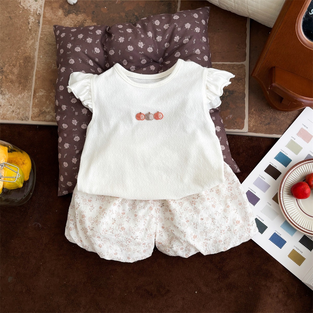 Ropa de bebé femenino verano nuevo traje de manzana floral recién nacido tipo A traje de dos piezas de color ligero y dulce