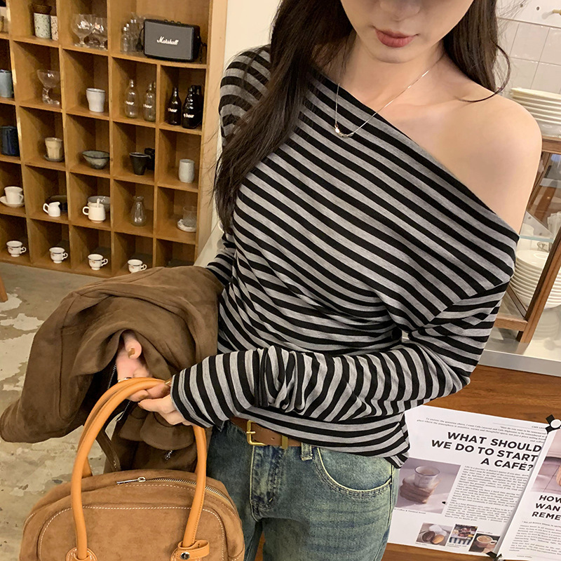 ヨーロッパ商品の実写ライゼルのウールの肩の中に底のシャツの女性の2025秋冬の肩のストライプの長袖のTを掛けます。|undefined