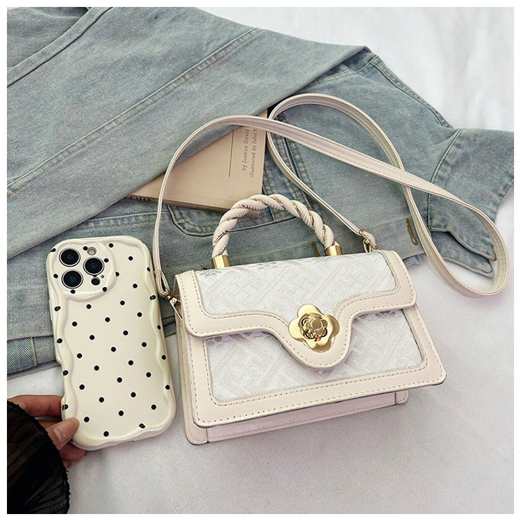 Korean style fresh 2025 Spring/Summer trendy and fashionable crossbody handbag for women, single-shoulder light luxury chanel-style bag undefined