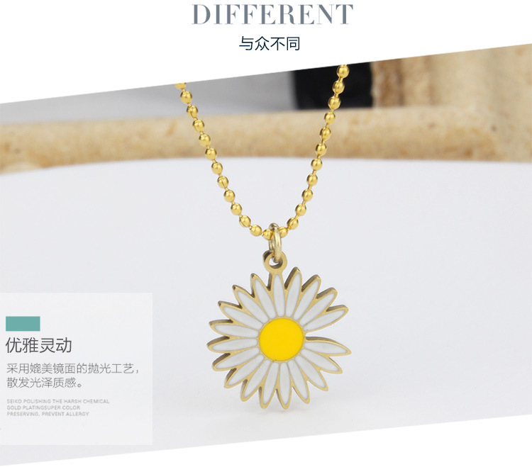 New Style Roman Star Moon Daisy Mysterious Round Tag Pendant Copper Necklace display picture 2