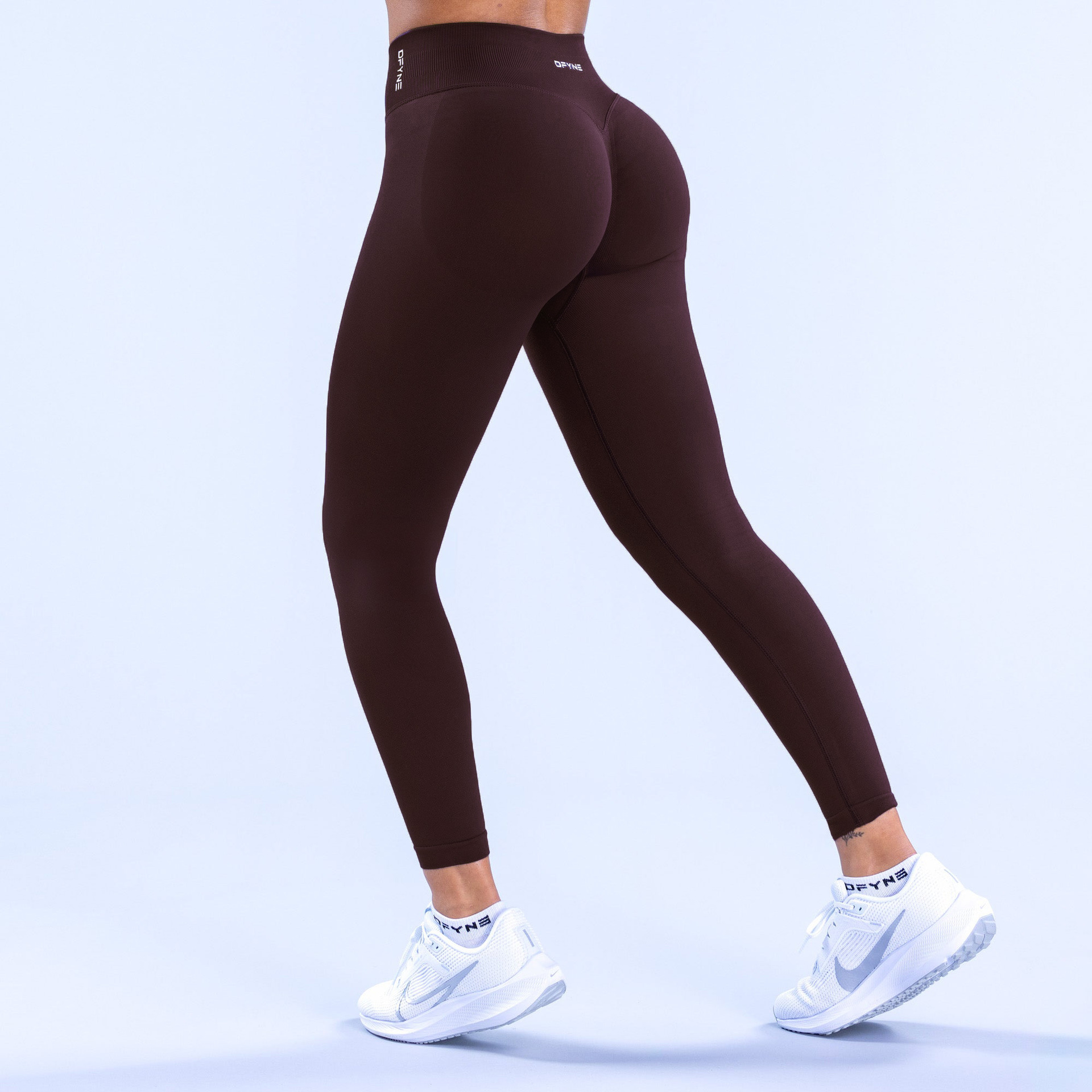 IMPACT pantalones ajustados de cadera de melocotón sin costuras para mujer