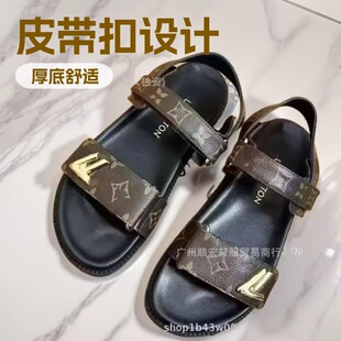 ���Q�߰汾�ϻ���ĸ���z���ٿ���Ůͬ��ƽ��һ����Ь�S��ֱ�����l
