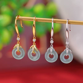 耳钉;戒指;吊坠