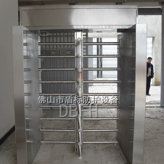 邵阳监狱封闭式十字转闸通道门 贵州小区防尾随全高转闸厂家定制