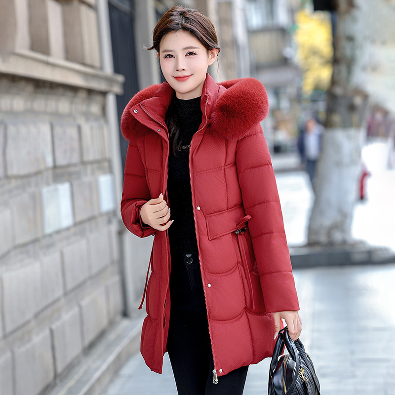 Gran cuello de cabello nueva chaqueta de algodón 2025, chaqueta de invierno media y larga chaqueta de algodón encapuchado cintura cuerda delgada y gruesa ropa de algodón mujer