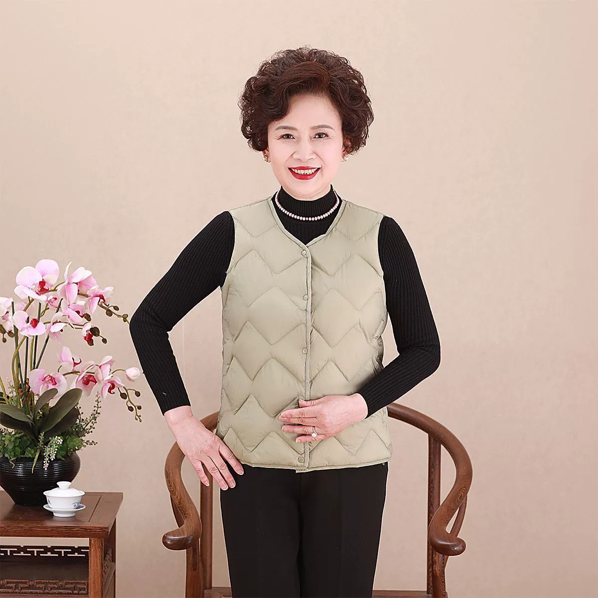 Новый женский пуховик жилет для мамы среднего и пожилого возраста жилет с круглым вырезом V-образный вырез тонкий внутренний вкладыш теплый короткий