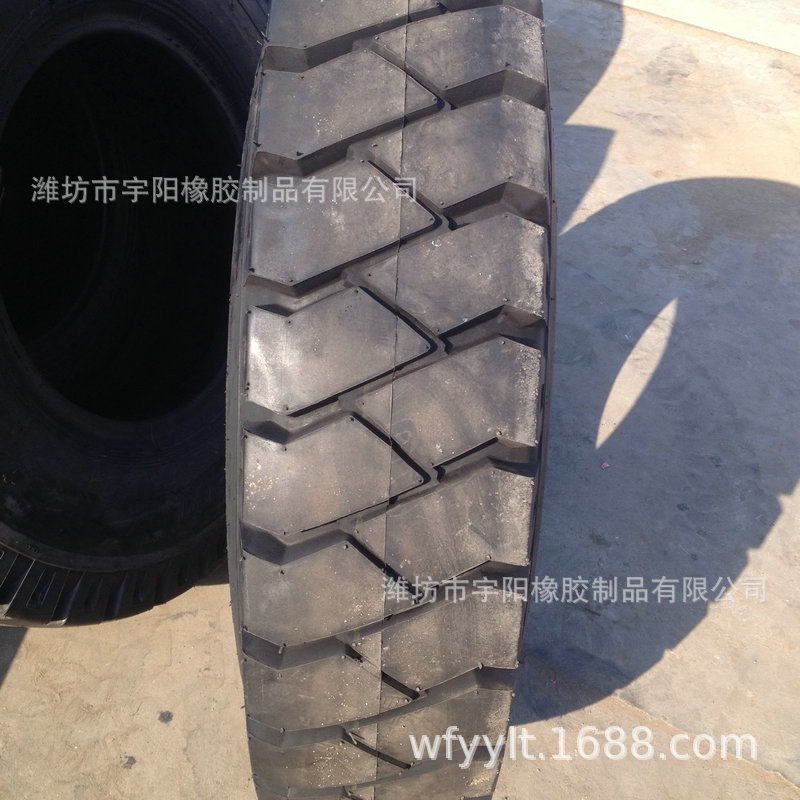 12.00-20 矿用自卸车轮胎 工程机械轮胎 1200-20 大花纹