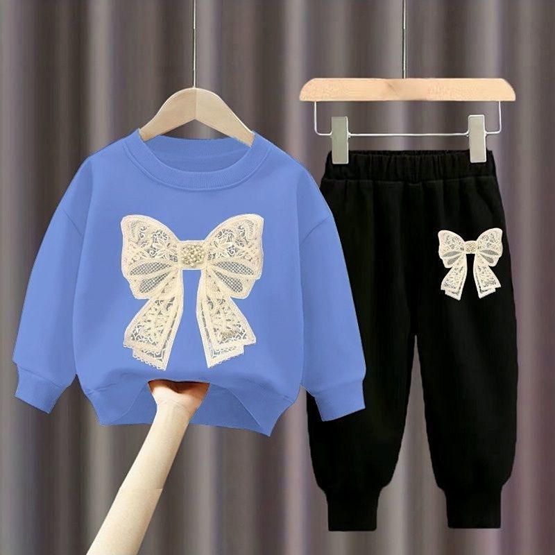 레이스 매듭 블루 스웨트셔츠 + 레이스 매듭 블랙 팬츠