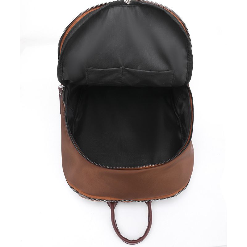 Mochila de nailon para mujer 2023 nuevo estilo casual mochila de viaje de gran capacidad moda mochila de computadora salvaje al por mayor