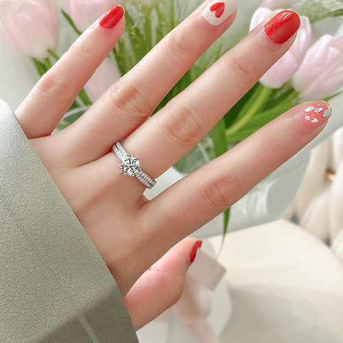 Starlight Queen Six Claw Double Row Diamond Ring S925 Silver Plated Carat Simulated Moissanite Fashionable Living Diamond Ring for Women