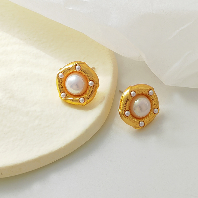 Simple Style Round Copper Plating Inlay Pearl Ear Studs 1 Pair