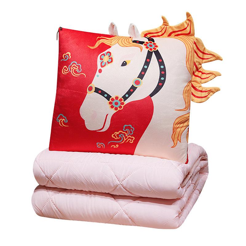 2026 Año del Caballo mascota juguete de peluche estilo de marea estampado caballo mascota almohada es 2 en un regalo de reunión