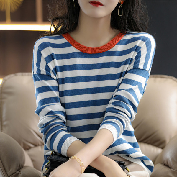 Base body-friendly demi-season autumn sweater
