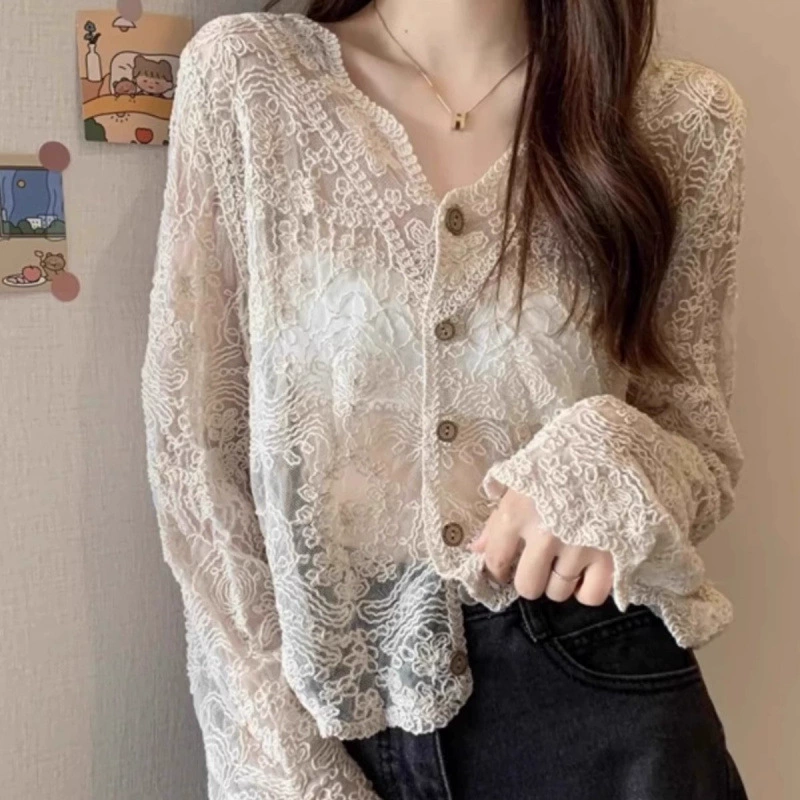 Шаль на лето в сочетании с юбкой на подтяжках, кружевным кардиганом, очень сказочной тонкой солнцезащитной одеждой, супер сказочным топом.