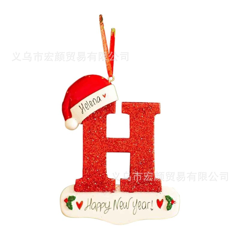 国境を越えた新しい26文字の英語の車がクリスマスツリーを飾って家の装飾品を飾っている|undefined