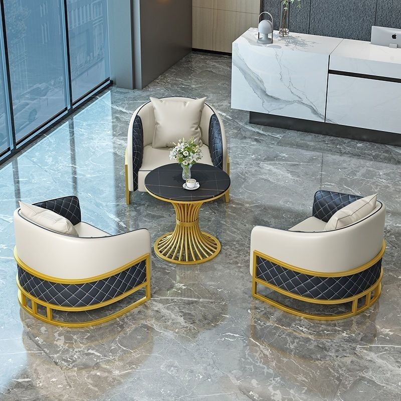 One table and 3 chairs off-white