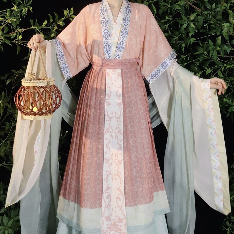New improved Hanfu, Nine Heavens Goddess, antique-style reproduction of a traditional female figure, traditional clothing set, autumn/winter collection