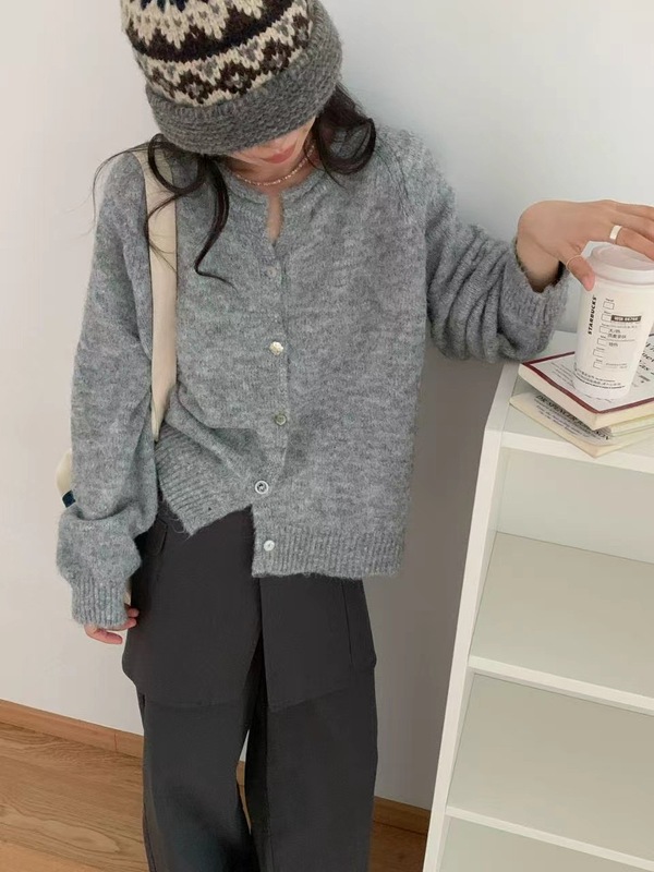 软糯温柔风精致纽扣针织开衫女2025秋季新款宽松休闲百搭毛衣外套|undefined