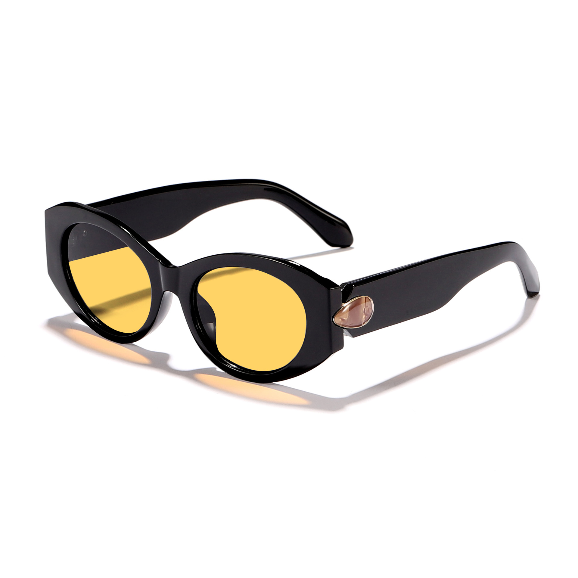 Gafas de sol de moda europeas y americanas, marco ovalado retro, accesorios de gemas, gafas de sol de pasarela de lujo ligero de alta gama para mujer