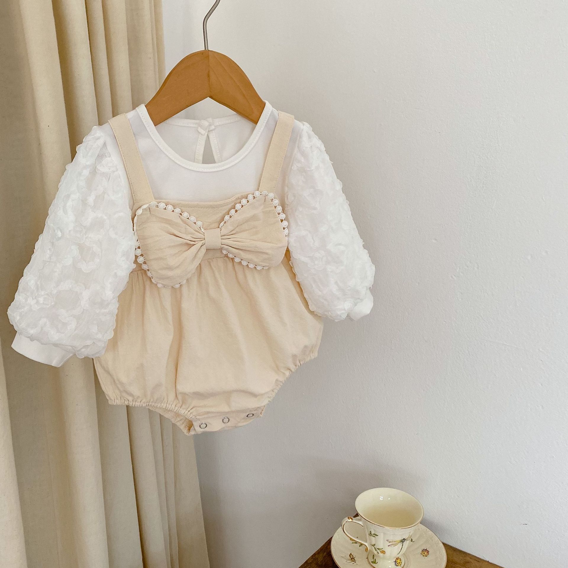 Cute Bow Knot 100% Cotton Baby Rompers display picture 1