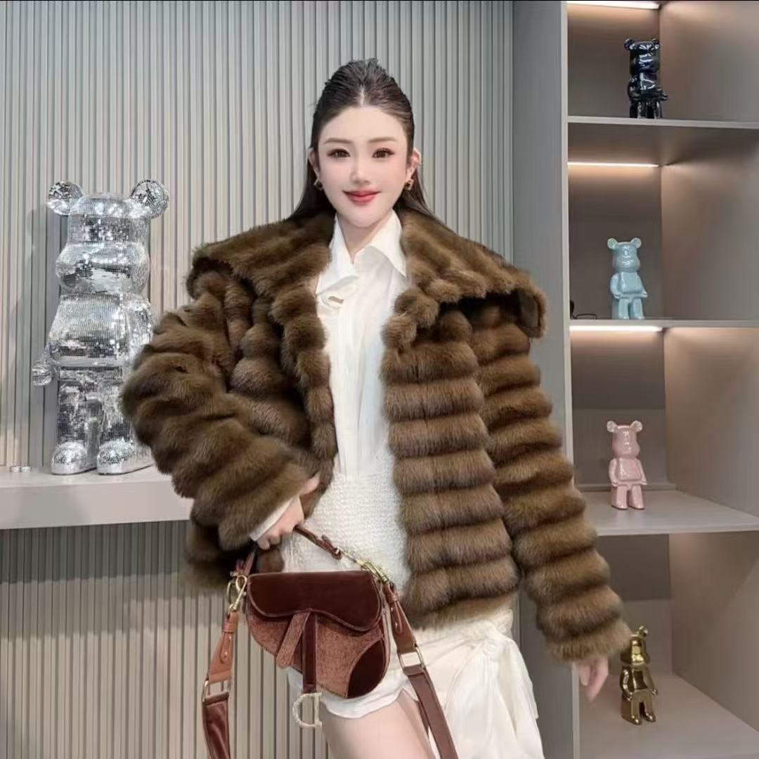 Cappotto lungo in finta pelliccia da donna con collo a risvolto_voghion.com