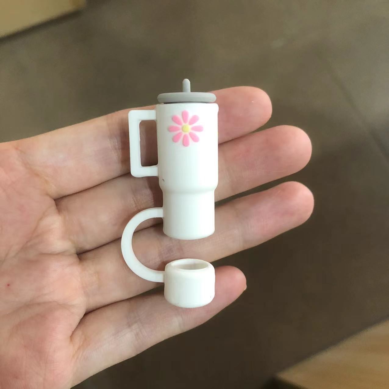 밀짚모자 물컵 화이트