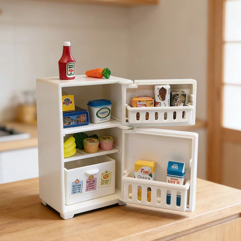 흰색 냉장고 & 미니어처 식기 세트