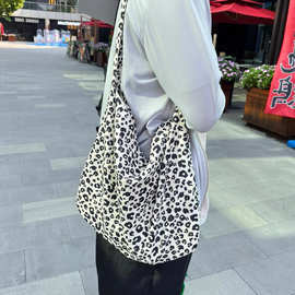 韩国ins同款豹纹包明星同款灯芯绒印花帆布包大容量单肩包斜跨包