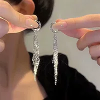 Серебряные серьги с кисточками женские легкие экстравагантные нишевые дизайнерские застежки-уши 2024 новый прилив и универсальный темперамент тонкие серьги