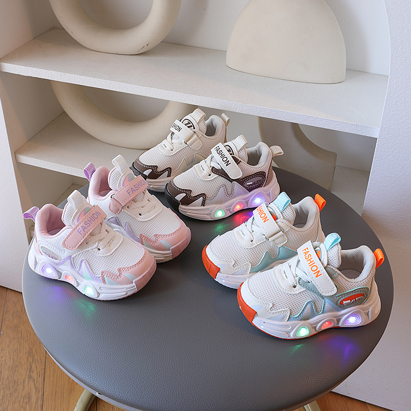 Children's Breathable Light-Up Shoes 2026 Spring and Autumn Boys' Lettered Soft-Soled Non-Slip Sneakers Girls' Casual Versatile Shoes