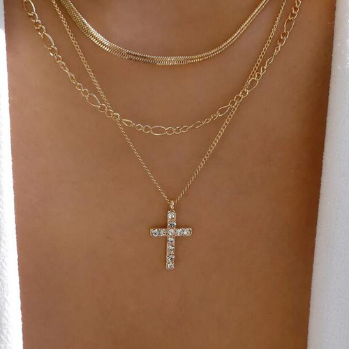 Cross pendant necklace with zirconia gems, 2024 new trendy accessory, lightweight luxury, niche design lockchain