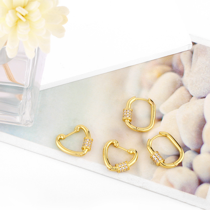Retro Geometric Oval Diamond Earrings display picture 6
